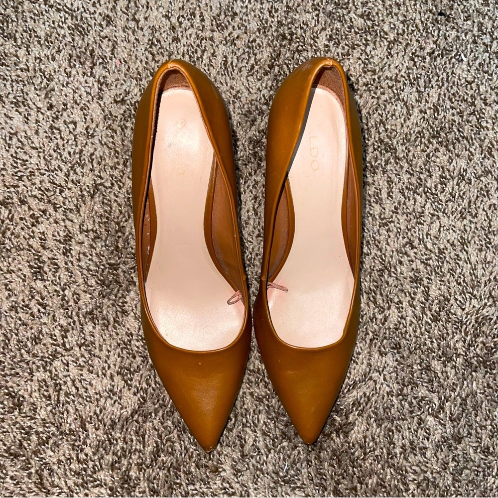 Aldo Camel pointedno toe Pumps Very comfortable